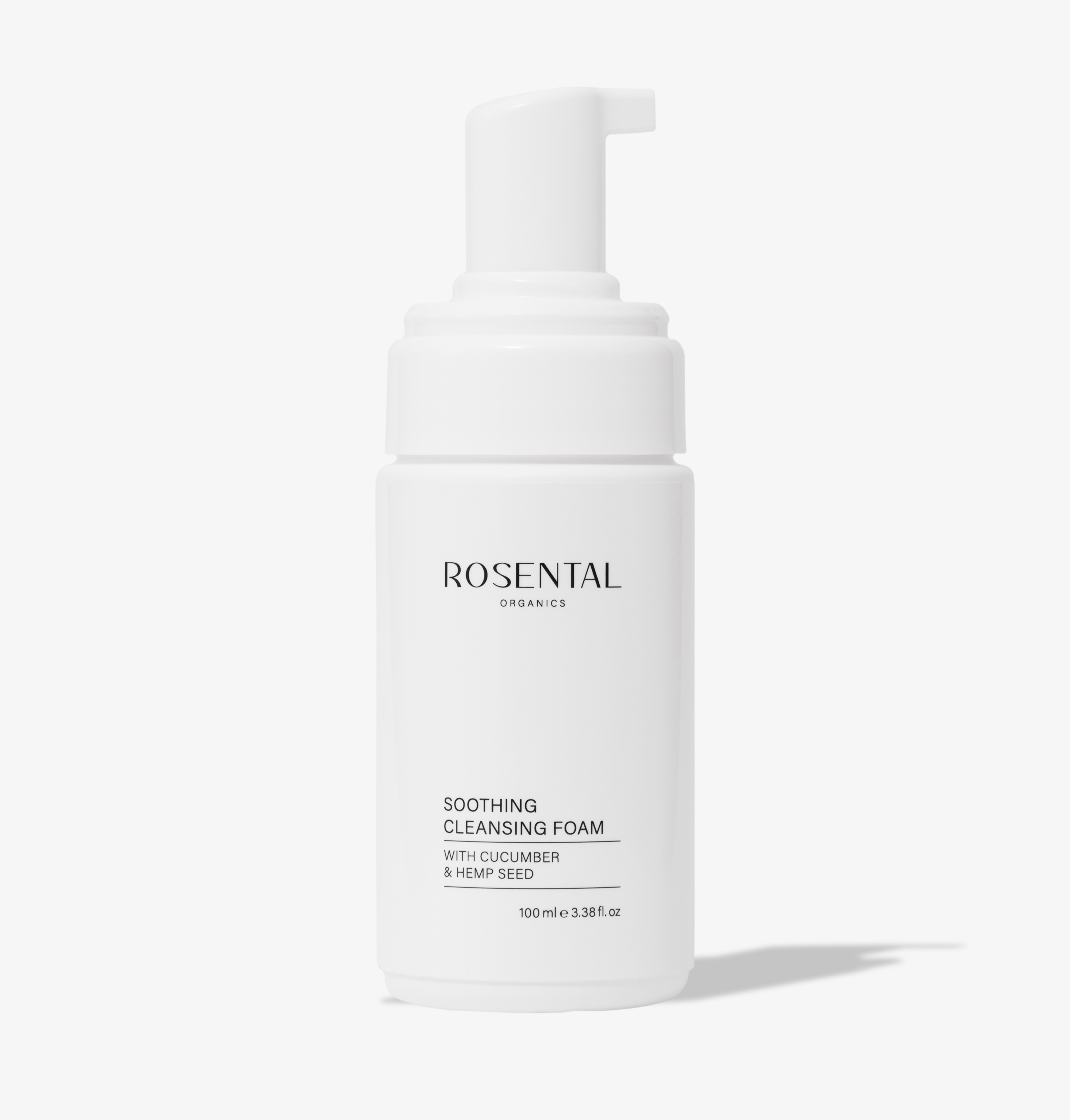 Rosental Organics Beruhigender Reinigungsschaum mit Gurke und Hanfsamen, 100 ml Flasche, weißer Hintergrund.